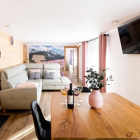 4 Seasons شاليه *